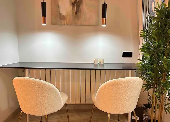 Amazing Suite, Center